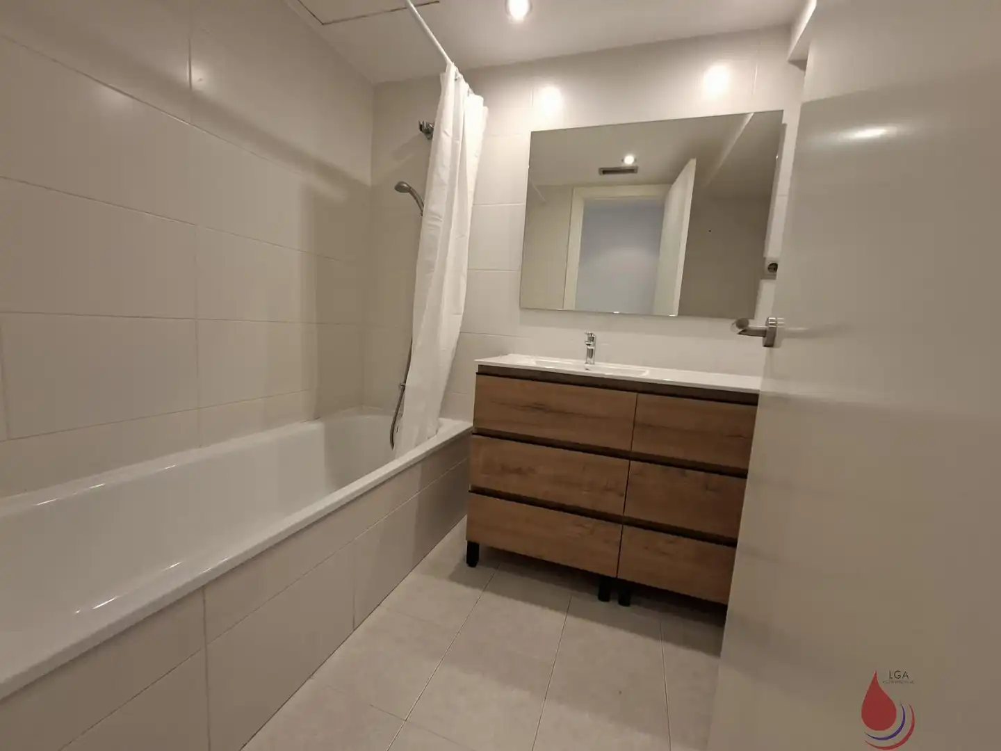 Baño de Piso en venta en El Vendrell con Aire acondicionado, Parquet y Terraza