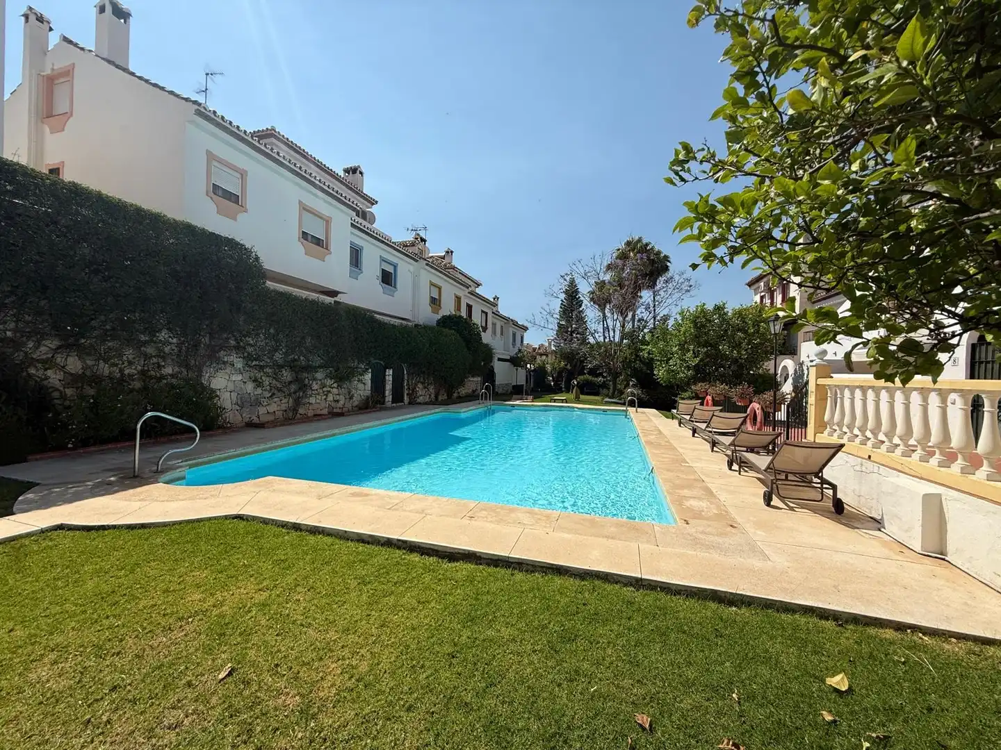 Jardí de Casa adosada en venda en Marbella amb Aire condicionat, Traster i Balcó