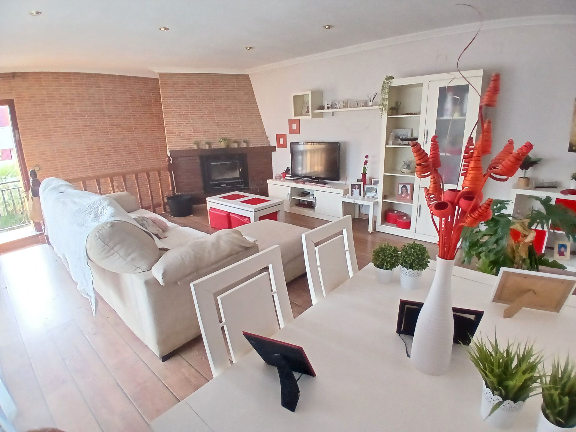 Sala d'estar de Casa o xalet en venda en Alpedrete amb Calefacció, Jardí privat i Terrassa