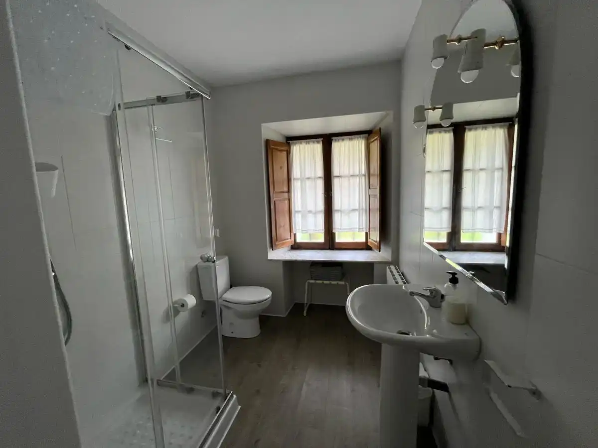 Bathroom of Houses for sale in Valdáliga  with Heating, Terrace and Storage room