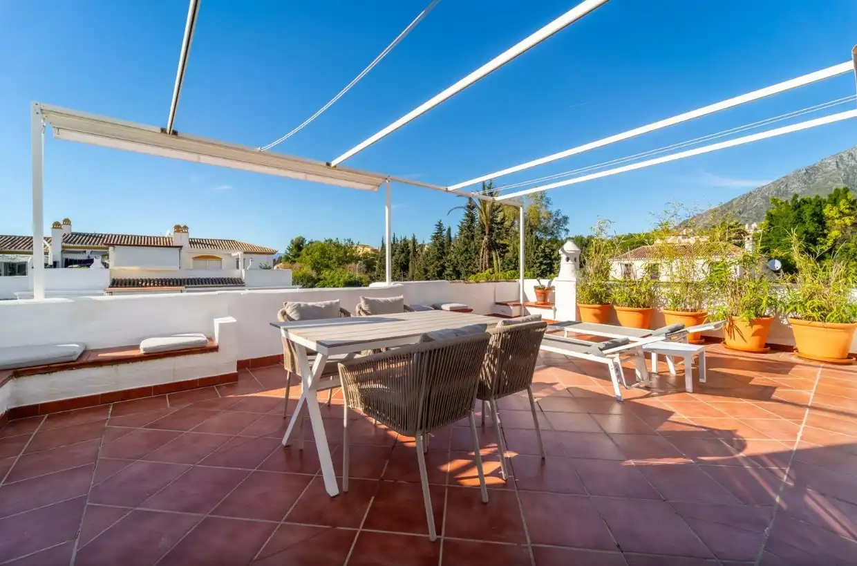 Terrassa de Dúplex en venda en Marbella amb Aire condicionat, Calefacció i Jardí privat