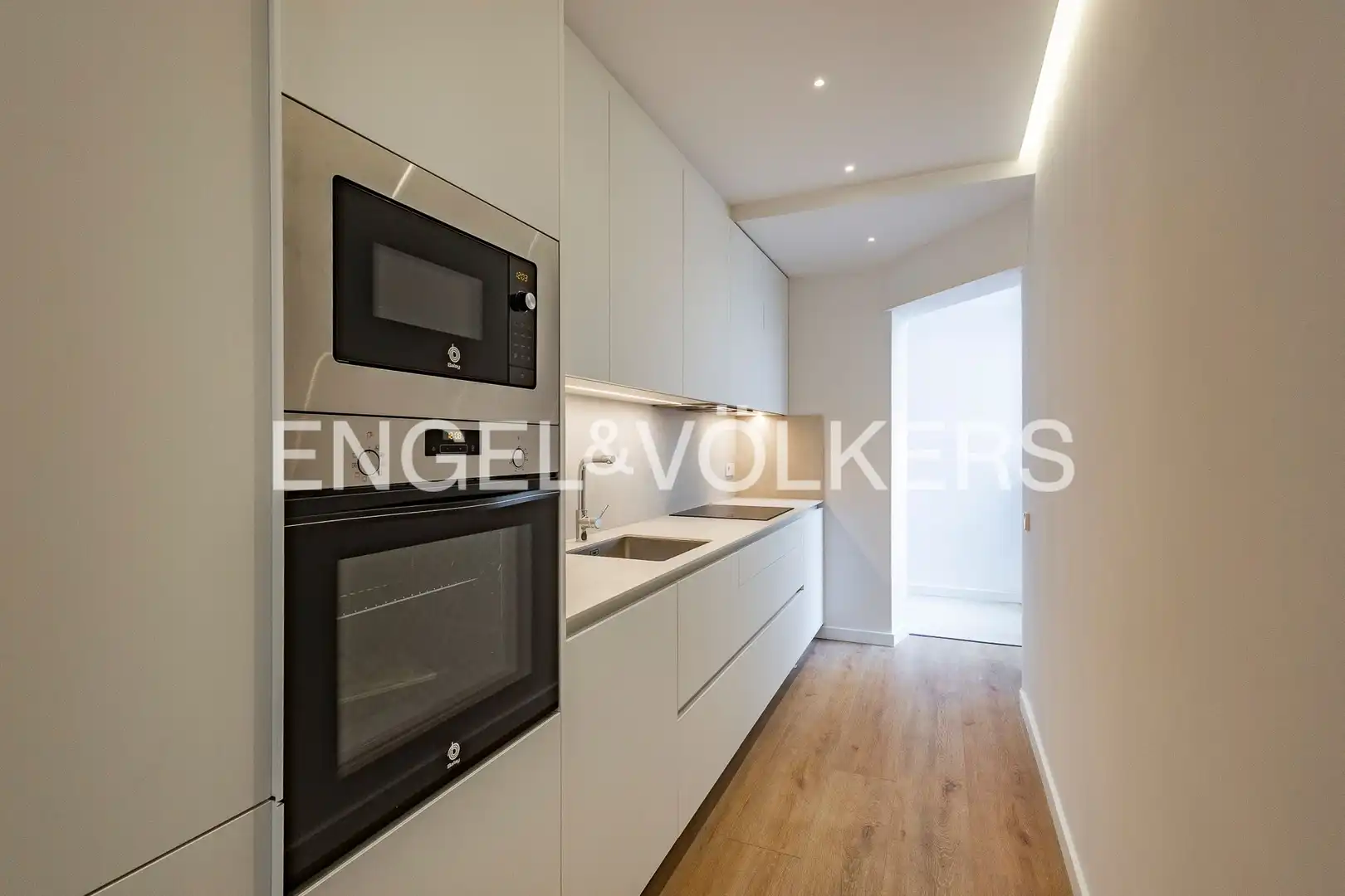 Kitchen of Flat for sale in Barcelona  with Air Conditioner, Heating and Parquet flooring