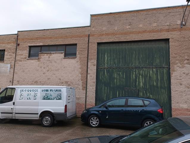 Nave industrial en Venta en Calle Madroño en El Olivar - La Magdalena