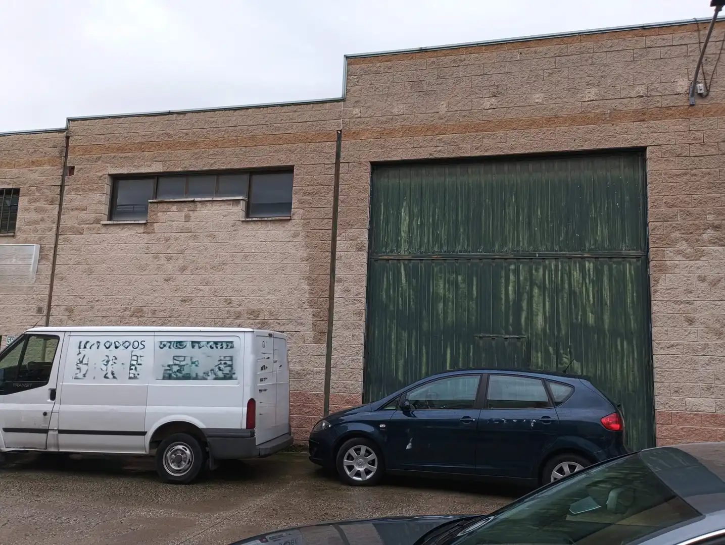Nau industrial en venda a Calle Madroño