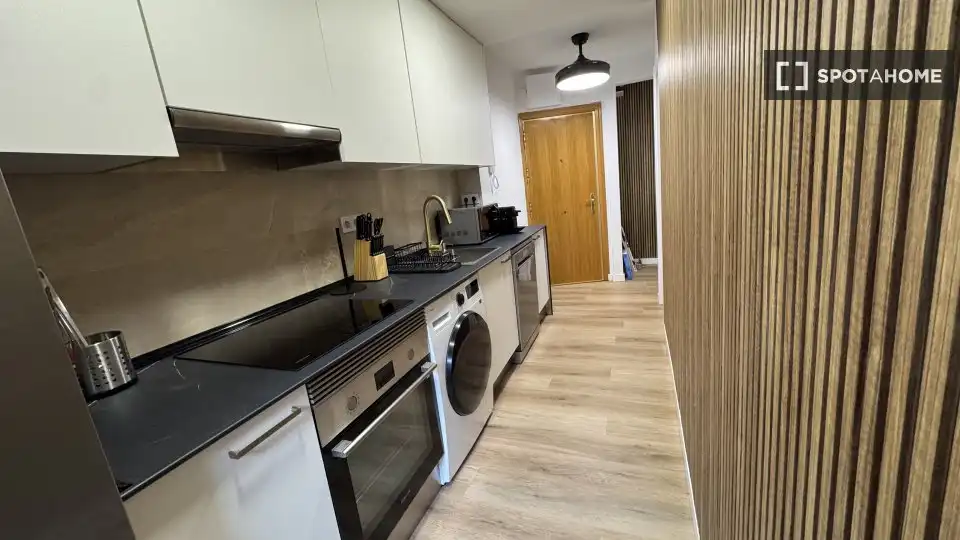 Küche von Wohnung zur Miete in Madrid mit Klimaanlage, Heizung und Möbliert