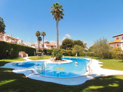 Piscina de Apartament en venda en Pilar de la Horadada amb Aire condicionat, Calefacció i Terrassa