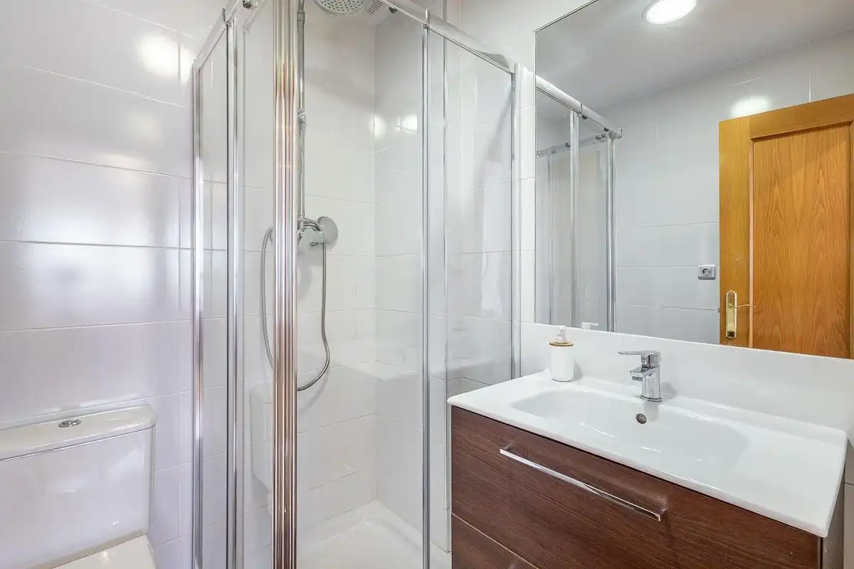 Bathroom of Houses for sale in Granada  with Terrace