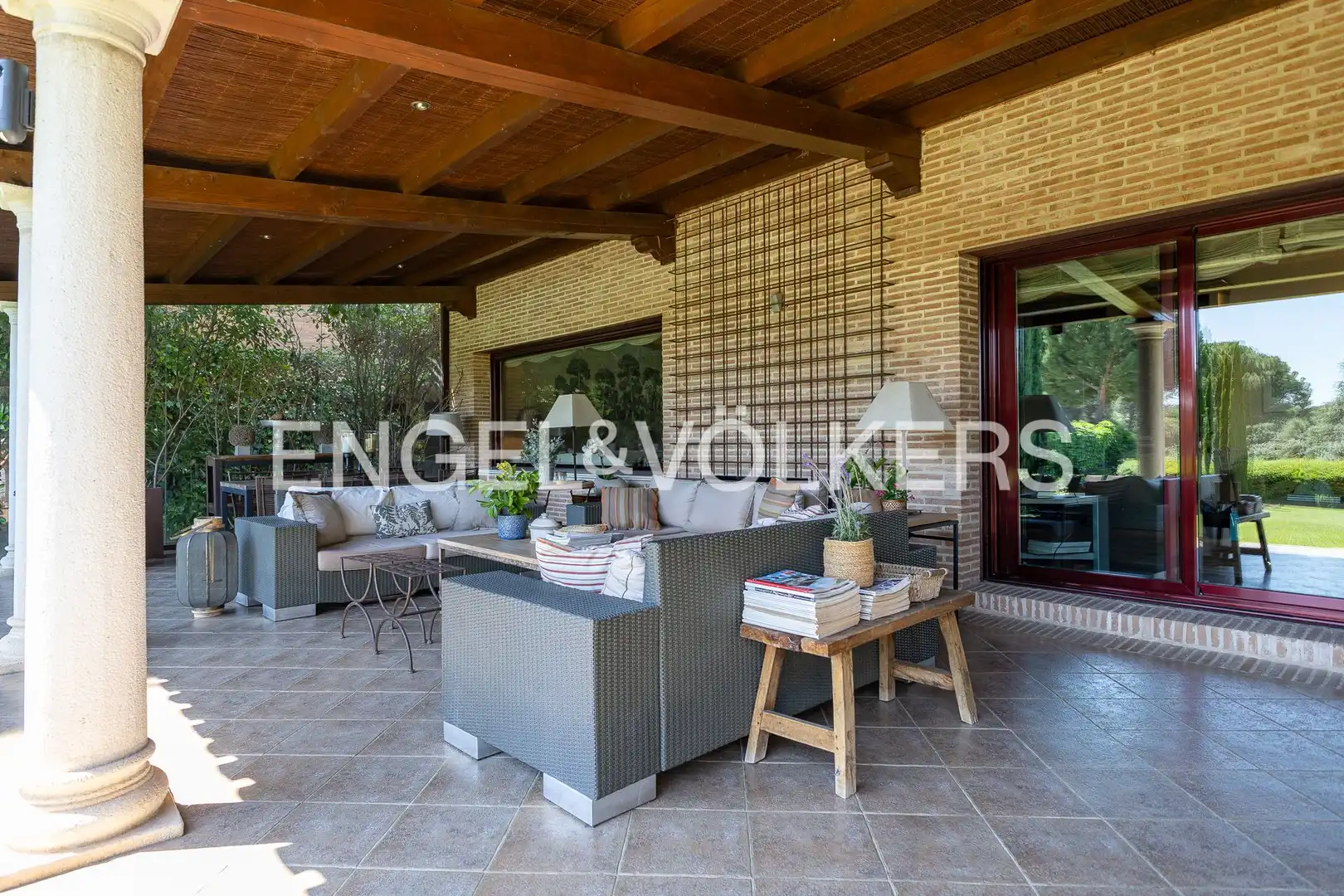 Terrassa de Casa o xalet en venda en Majadahonda amb Calefacció, Jardí privat i Terrassa