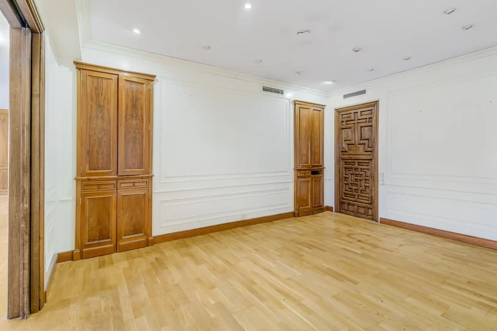 Maisonette zum Verkauf in Barcelona mit Klimaanlage, Parkett und Terrasse