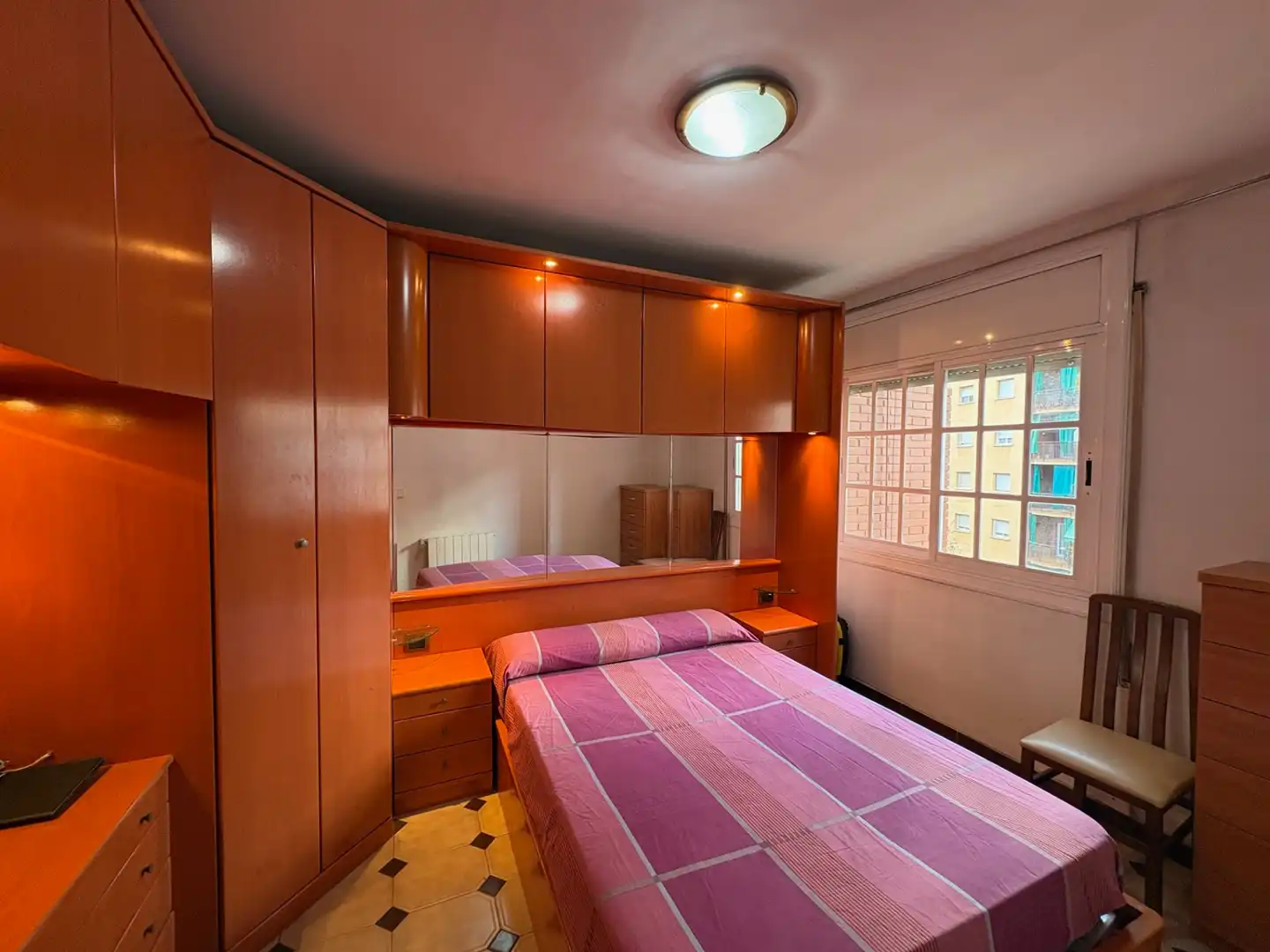 Habitación de Piso en venta en L'Hospitalet de Llobregat con Calefacción, Horno y Alarma