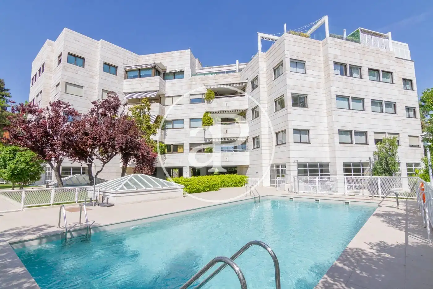 Vista exterior de Piso de alquiler en Madrid con Aire acondicionado, Calefacción y Jardín privado