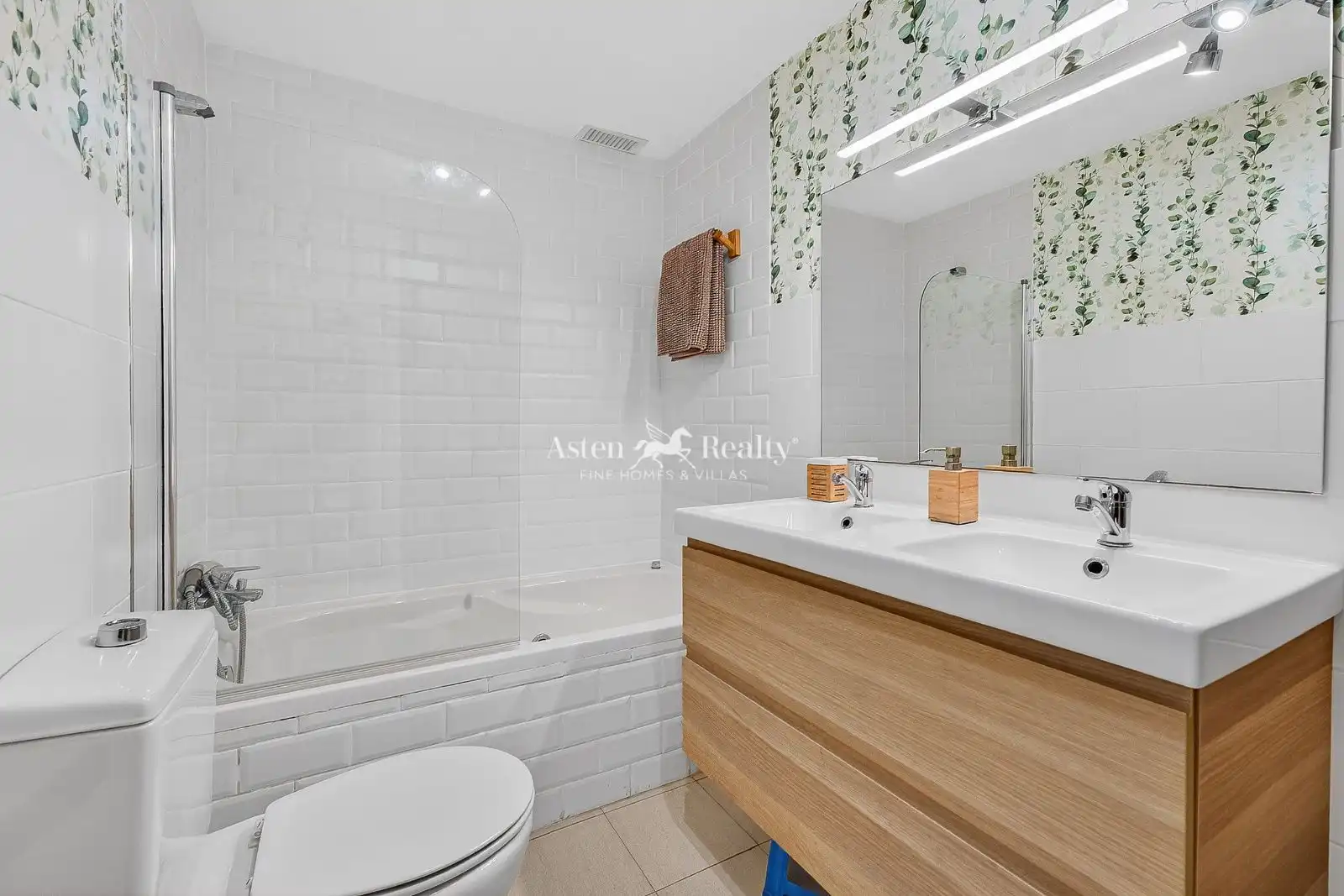 Bathroom of Detached homes for sale in Adeje  with Air Conditioner, Heating and Private garden