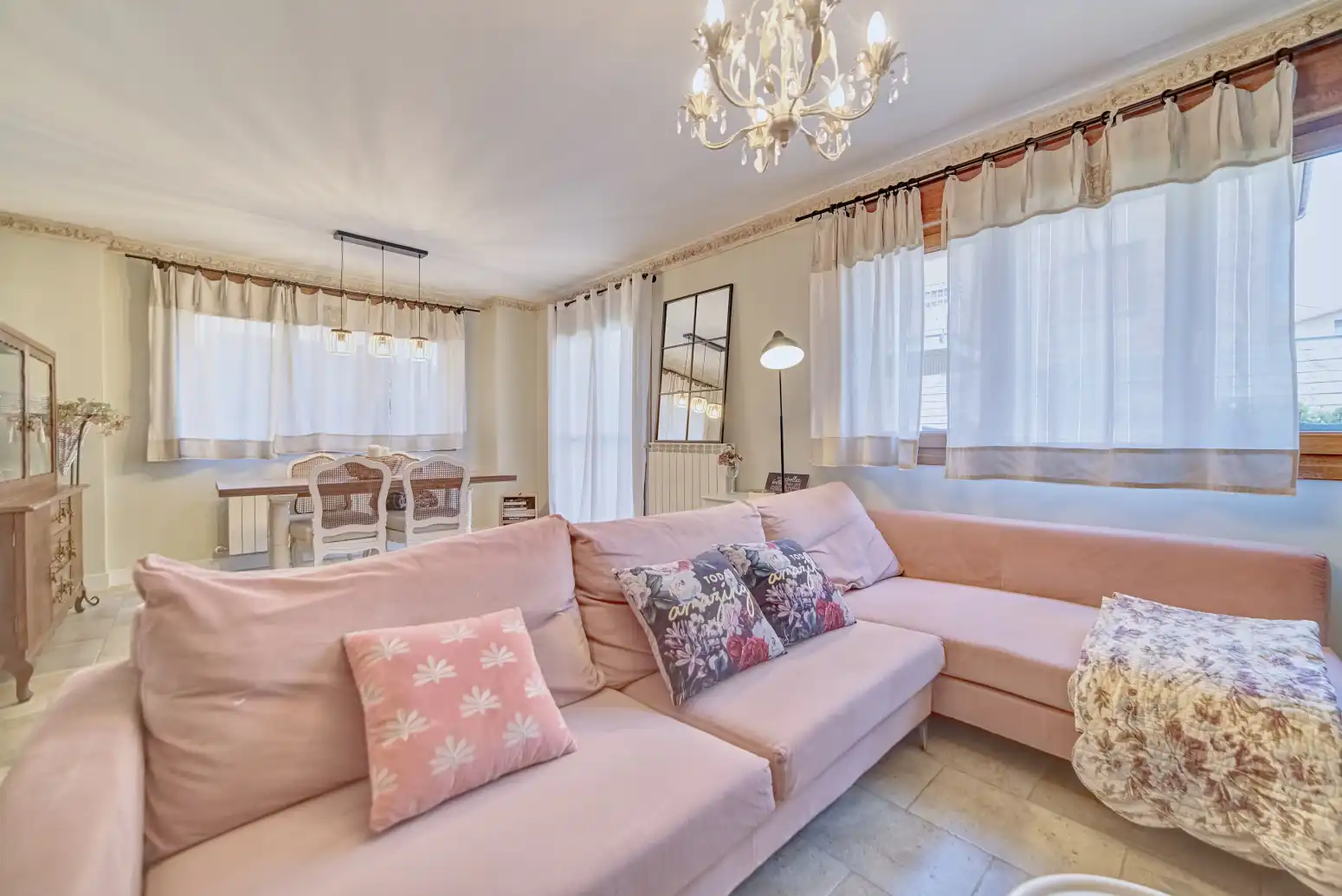 Sala de estar de Casa o chalet en venta en Orkoien con Calefacción, Parquet y Terraza