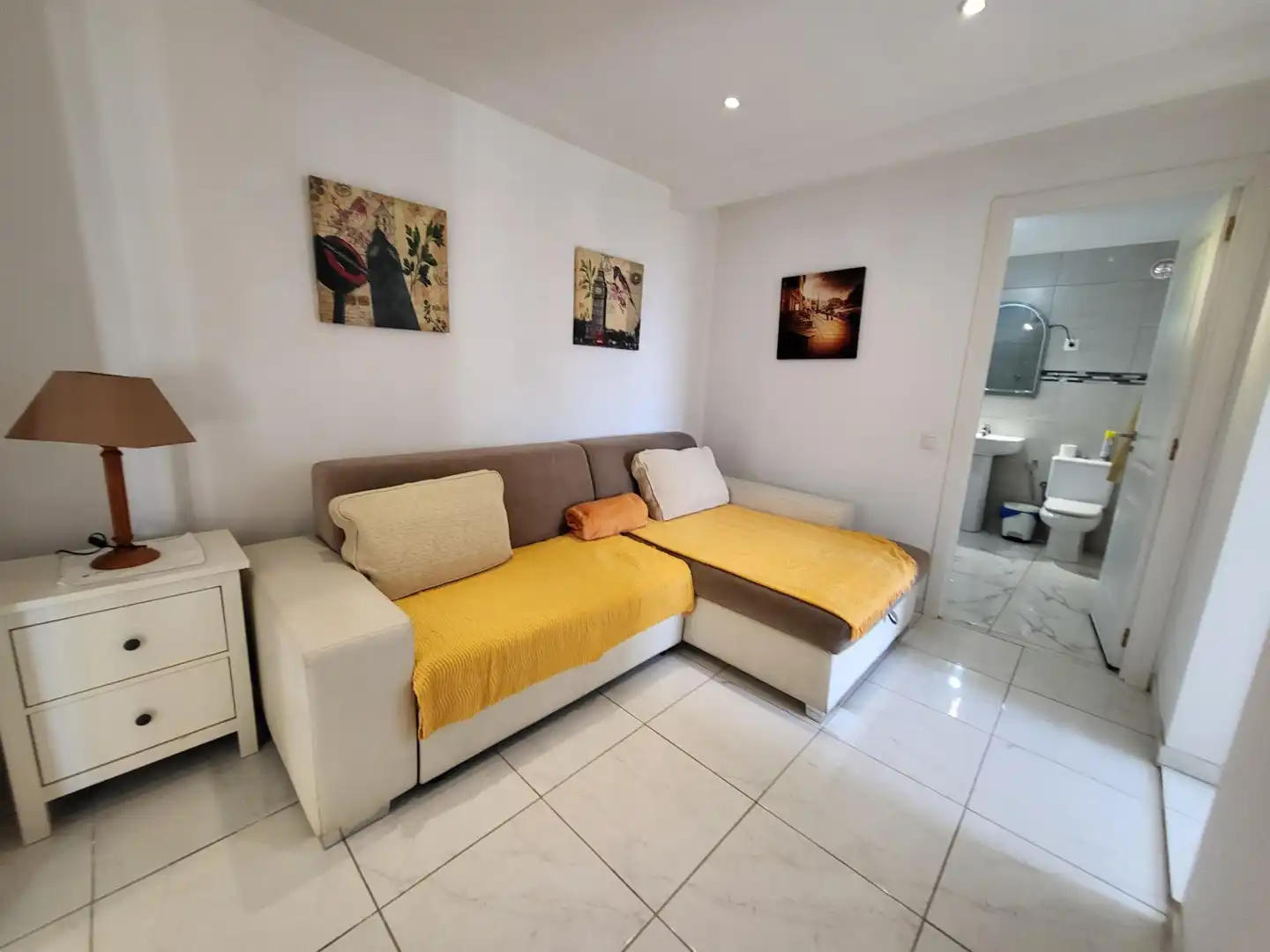 Sala d'estar de Casa o xalet en venda en Arona amb Aire condicionat, Jardí privat i Terrassa