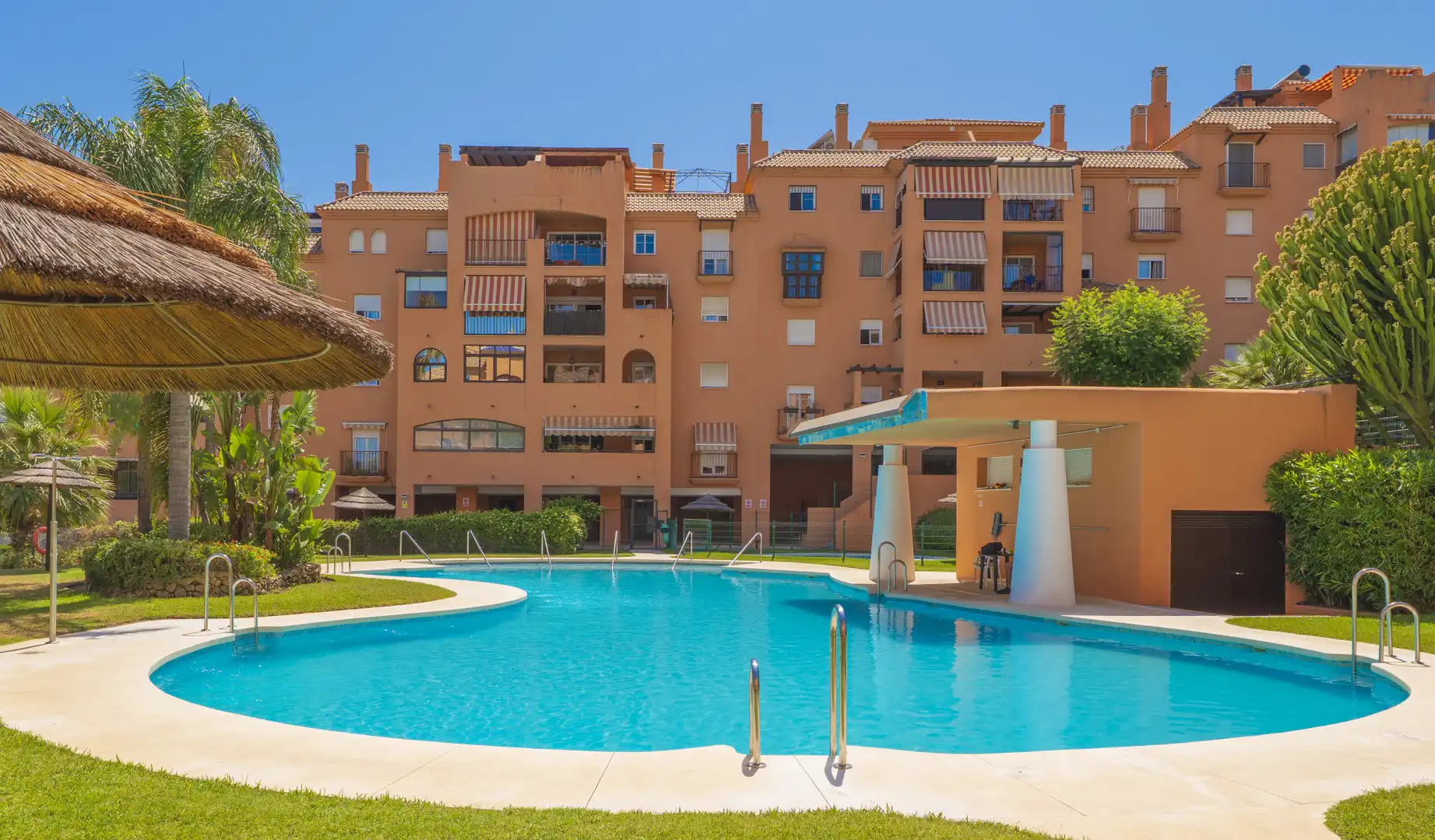 Vista exterior de Pis en venda en Torremolinos amb Aire condicionat, Calefacció i Terrassa