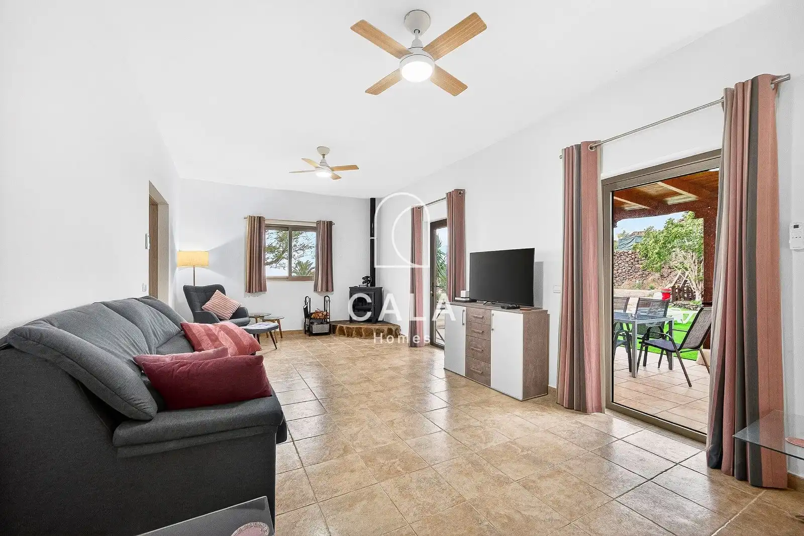 Living room of Houses for sale in Guía de Isora  with Private garden, Terrace and Storage room