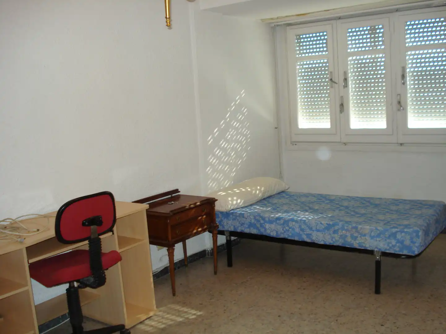 Habitación de Piso de alquiler en Zaragoza con Calefacción, Parquet y Amueblado