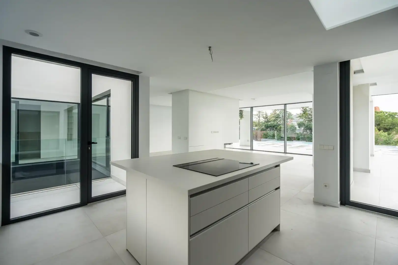 Cuina de Casa o xalet en venda en Las Rozas de Madrid amb Calefacció, Jardí privat i Terrassa
