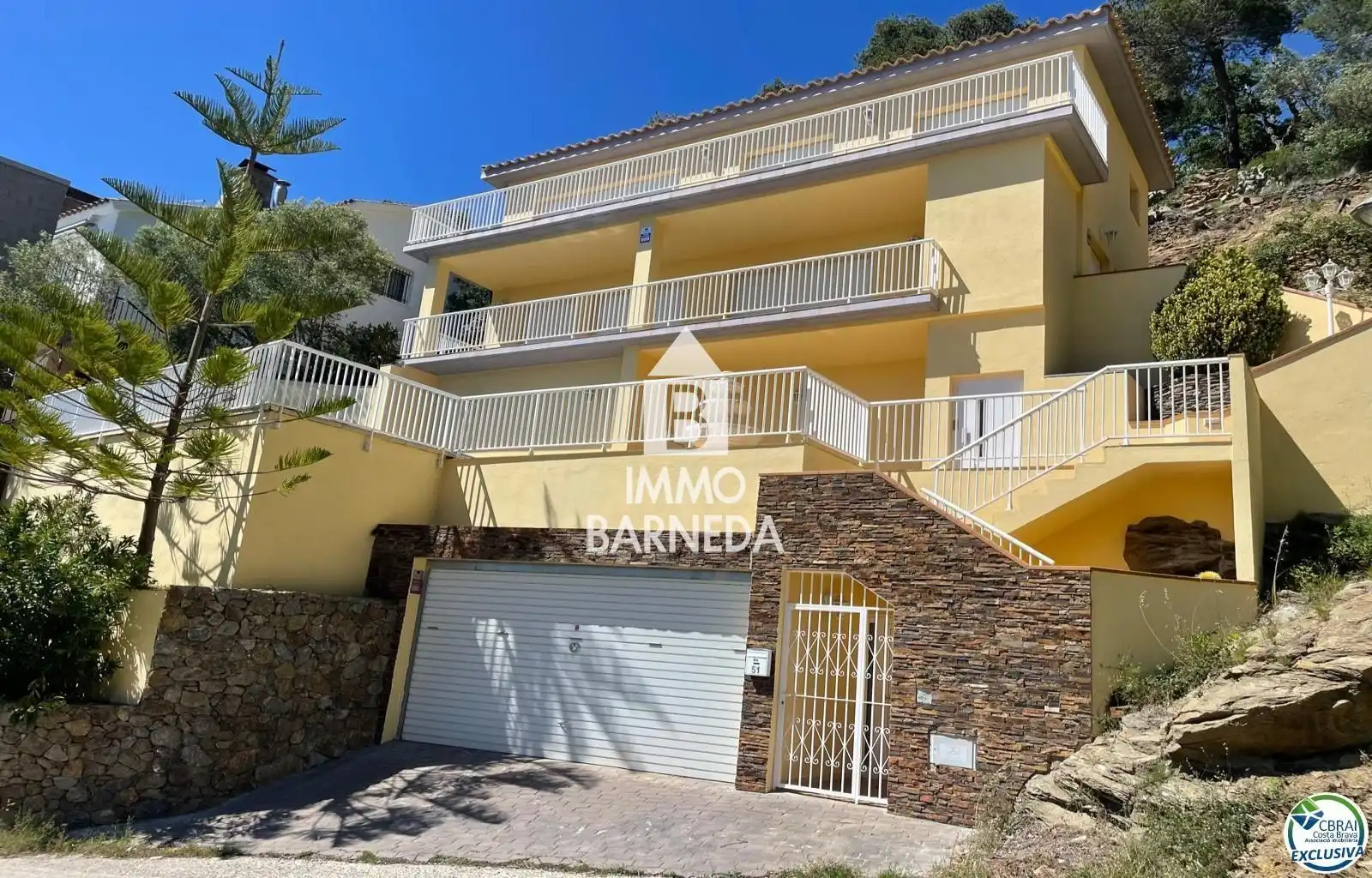 Vista exterior de Casa o xalet en venda en Roses amb Calefacció, Jardí privat i Terrassa