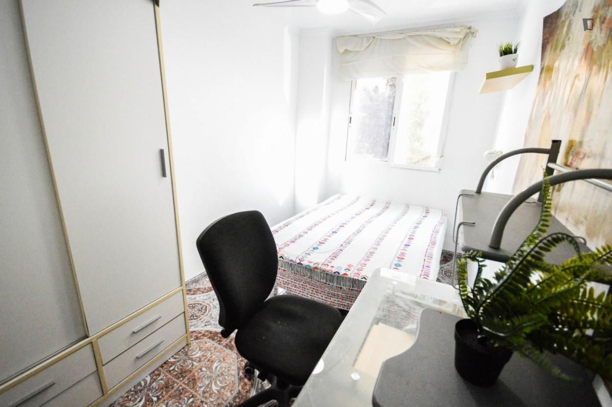 Dormitori de Apartament per a compartir en  Valencia Capital amb Moblat, Forn i Rentadora
