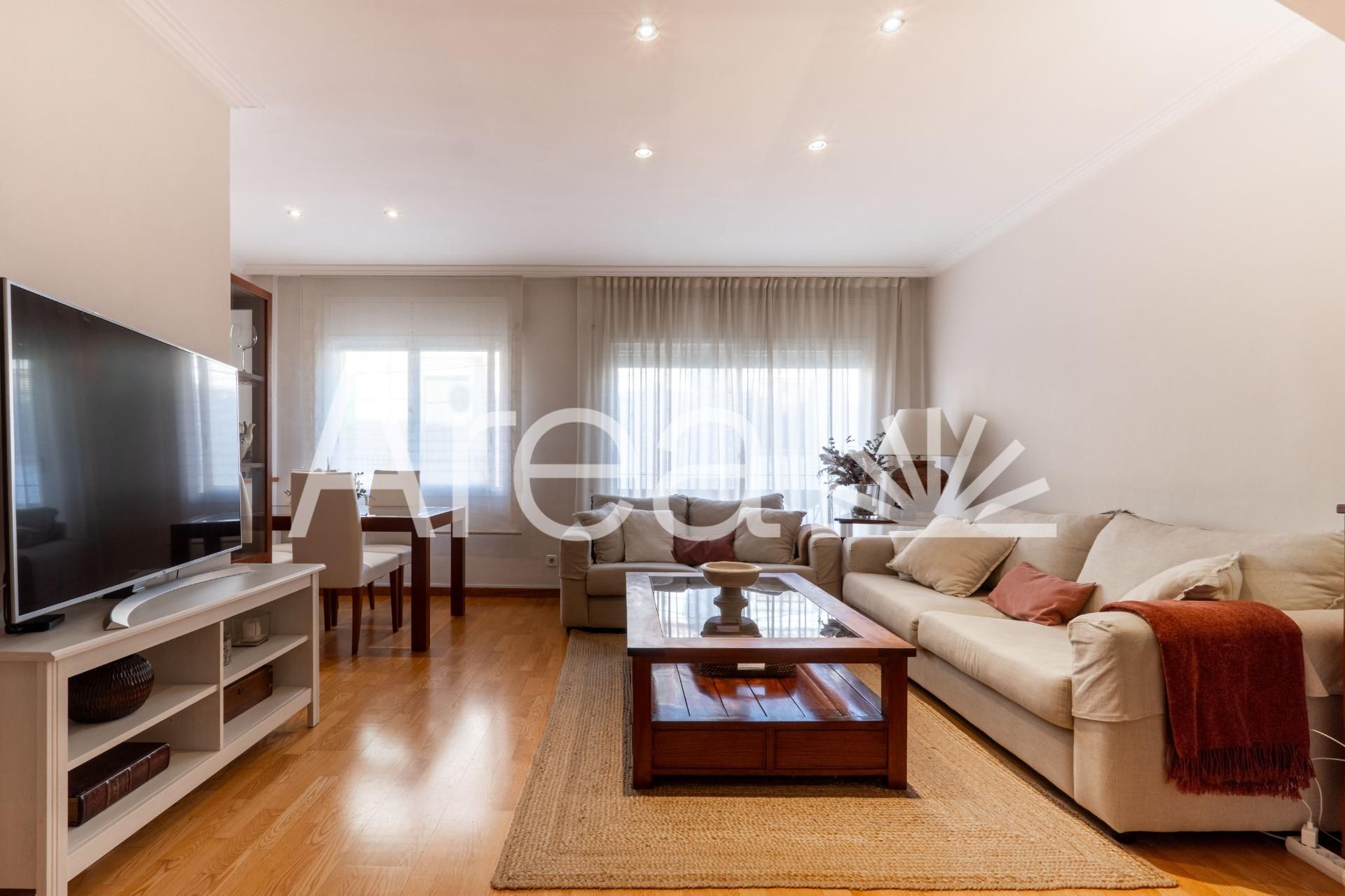 Sala d'estar de Dúplex en venda en Vilassar de Mar amb Calefacció, Parquet i Terrassa