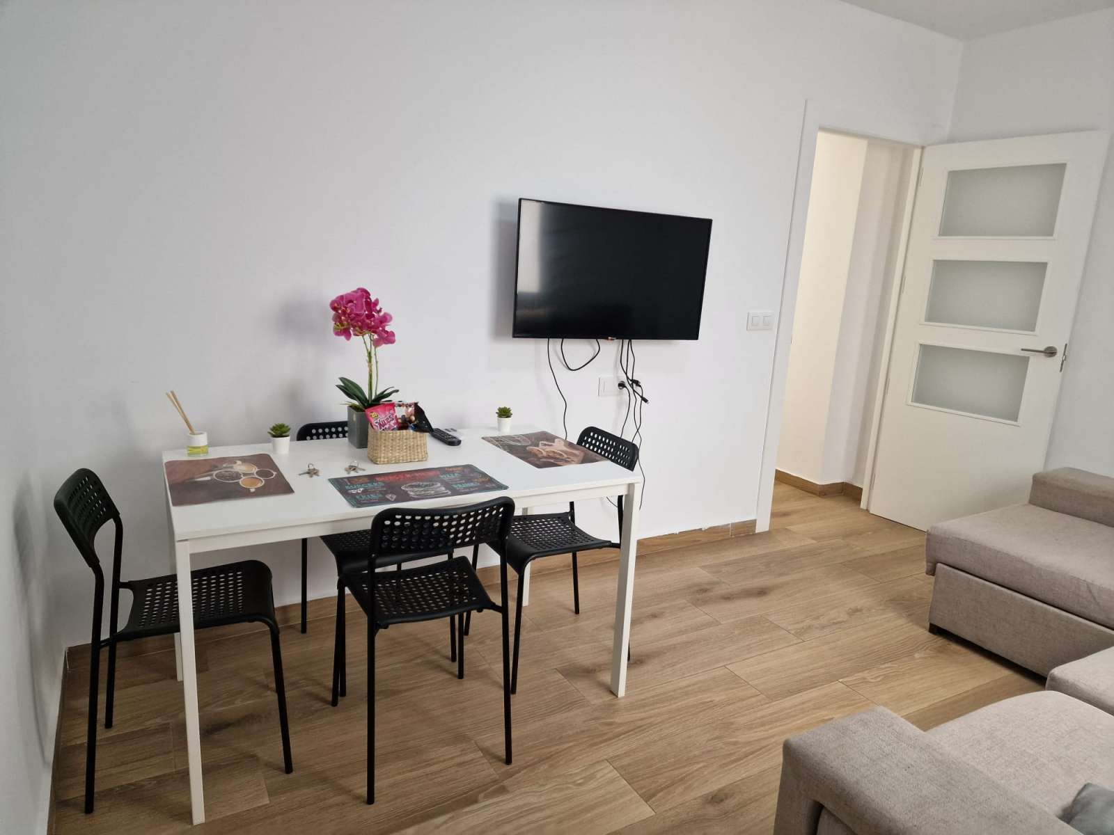 Sala d'estar de Apartament per a compartir en  Almería Capital amb Aire condicionat, Terrassa i Moblat