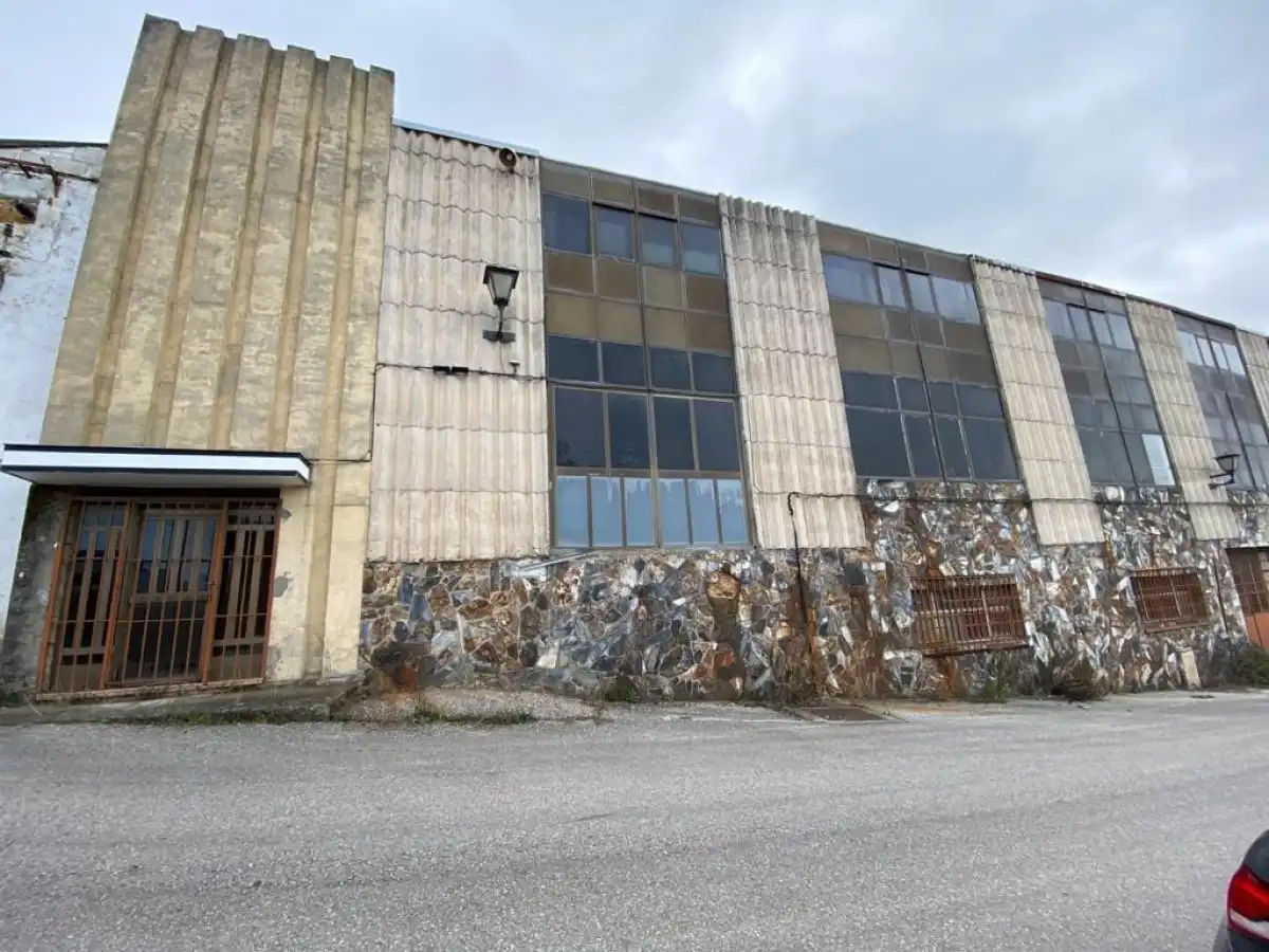 Nau industrial en venda a Zona Alta