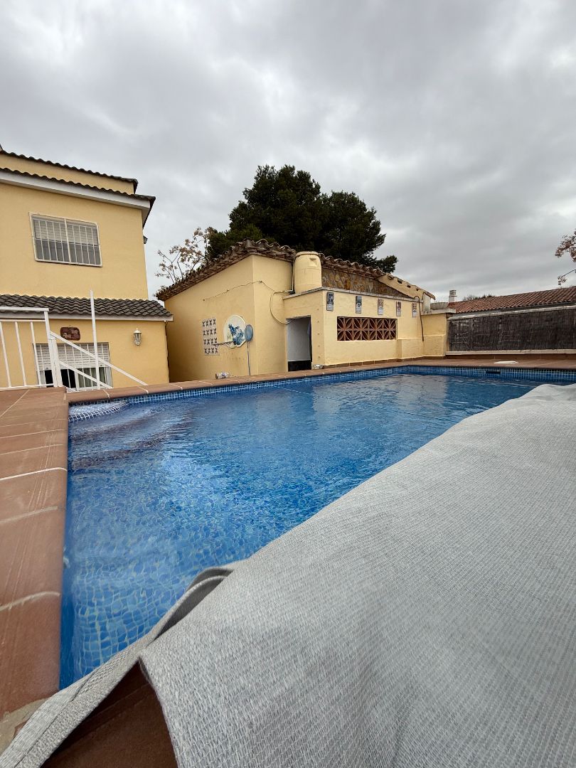 Swimming pool of House or chalet for sale in Vilanova i la Geltrú  with Heating, Private garden and Storage room
