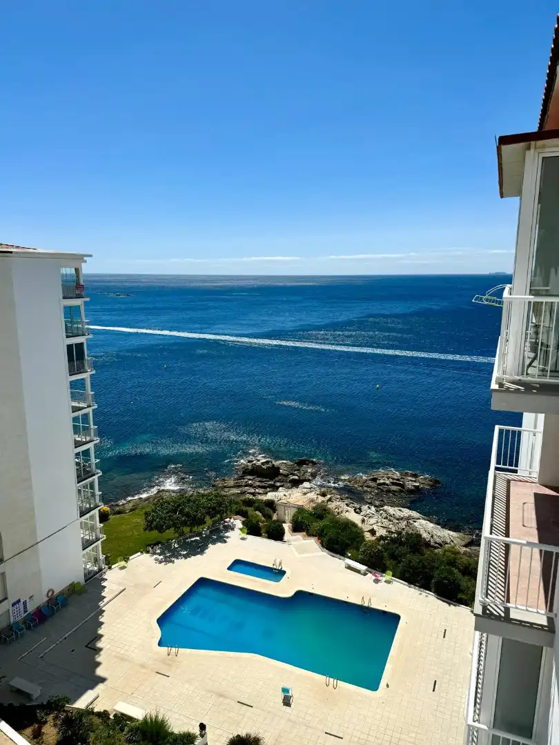 Exterior view of Flat for sale in Roses  with Air Conditioner, Heating and Furnished
