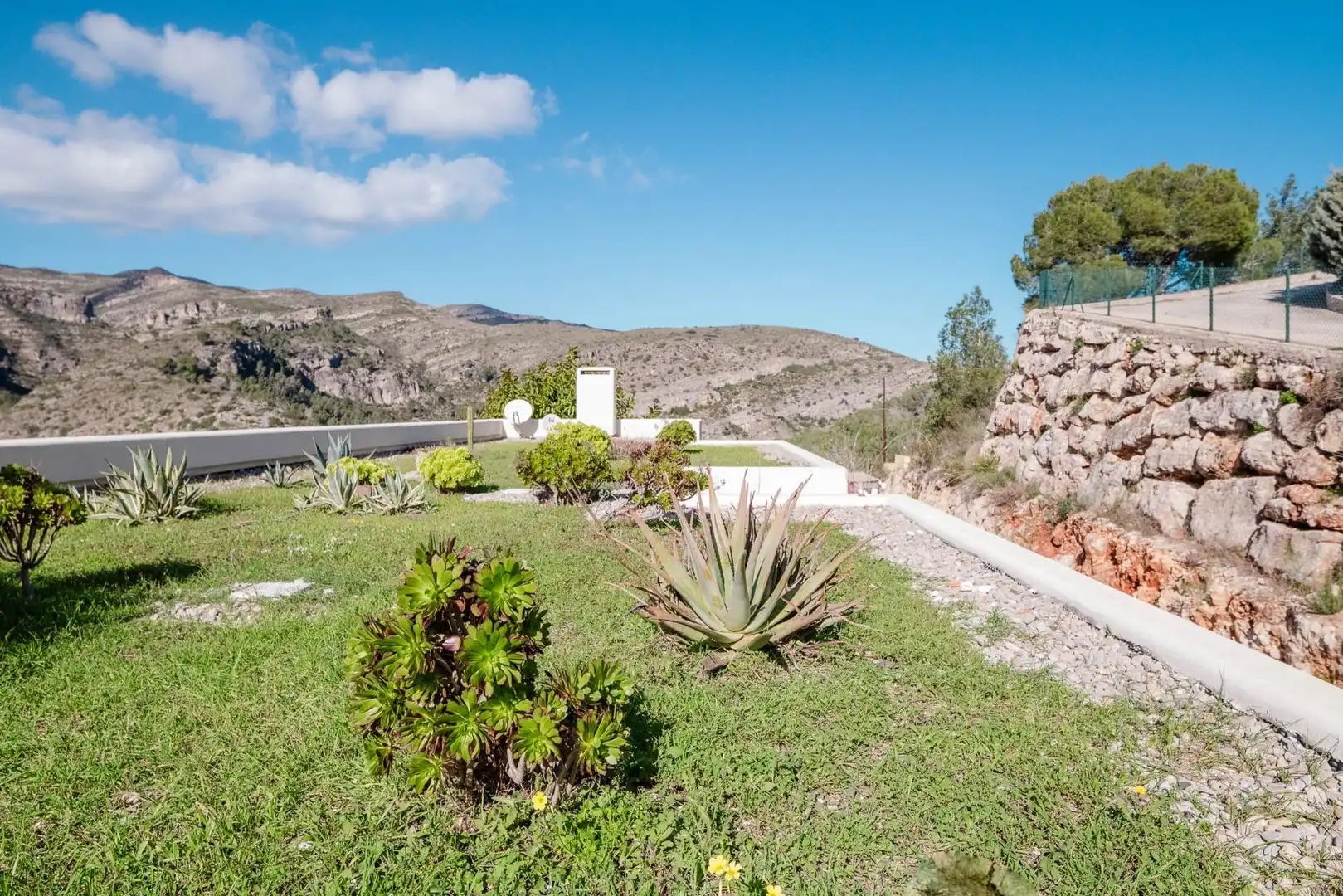Jardí de Casa o xalet en venda en Ròtova amb Aire condicionat, Calefacció i Jardí privat