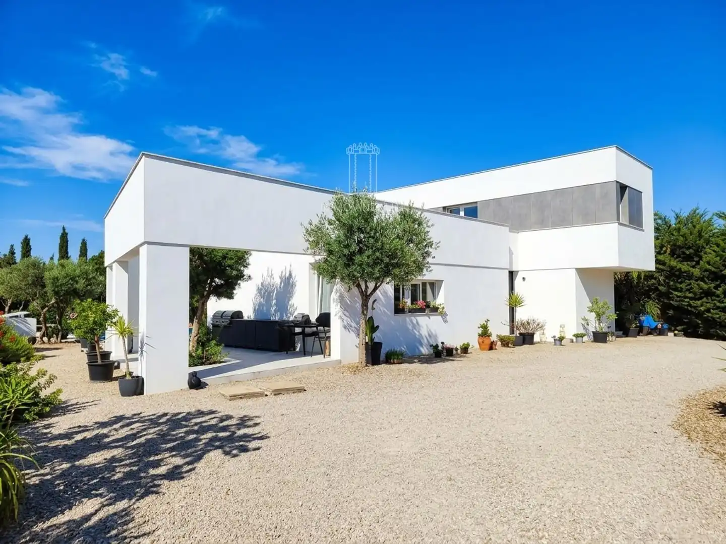 Außenansicht von Haus zum Verkauf in Chiclana de la Frontera mit Klimaanlage, Heizung und Schwimmbad