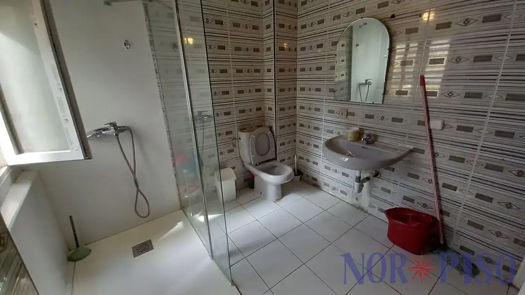 Baño de Piso en venta en Bilbao  con Balcón