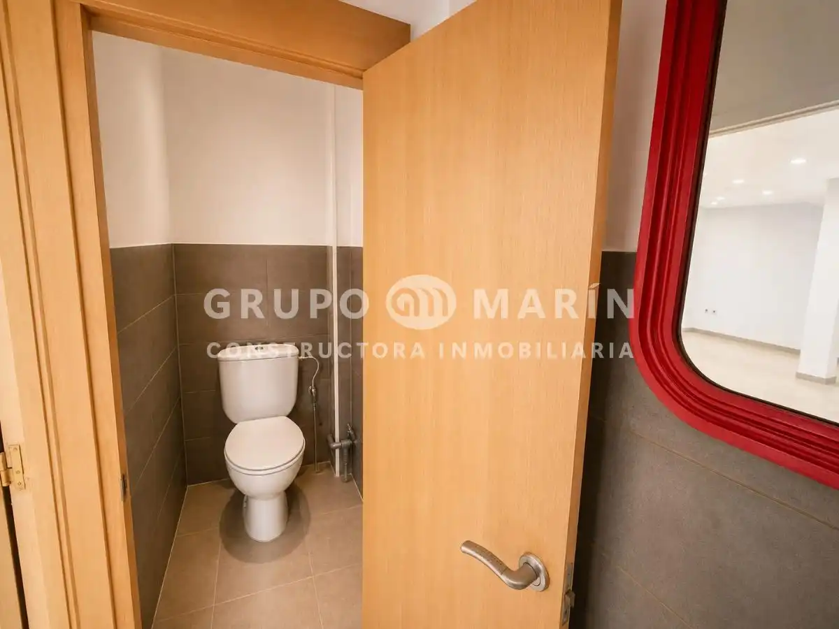 Local comercial en venda a Josep Trueta, imagen 12