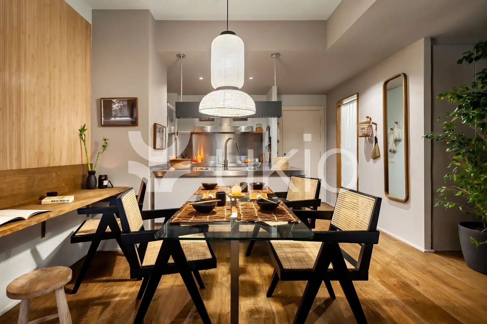 Menjador de Apartament de lloguer en Barcelona amb Aire condicionat, Moblat i Forn