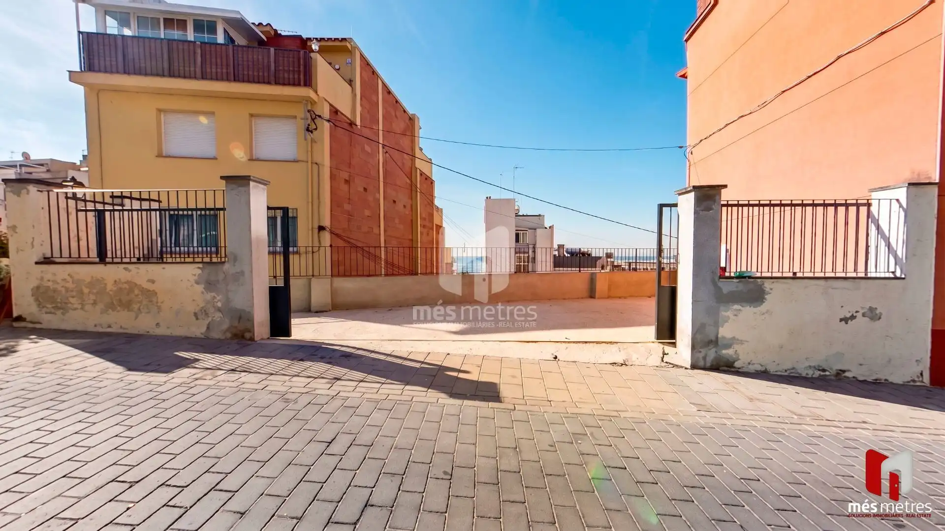 Exterior view of Houses for rent in El Masnou  with Air Conditioner, Heating and Private garden