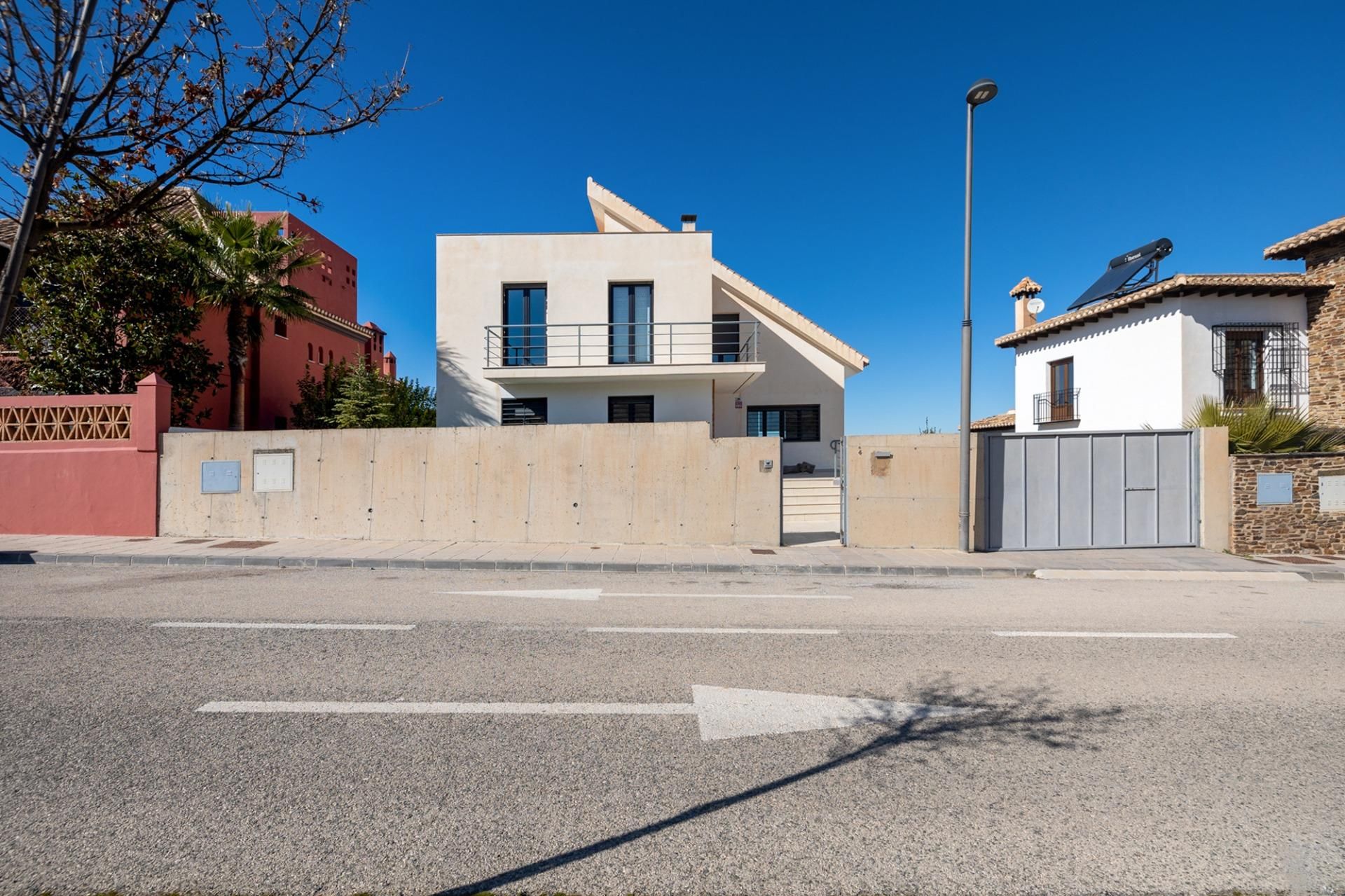 Casa o chalet en venta en Calle charinas, 4, Altos de la Zubia