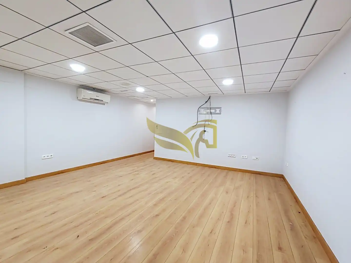 Local en venta en Alcantarilla con Aire acondicionado, Amueblado y Internet