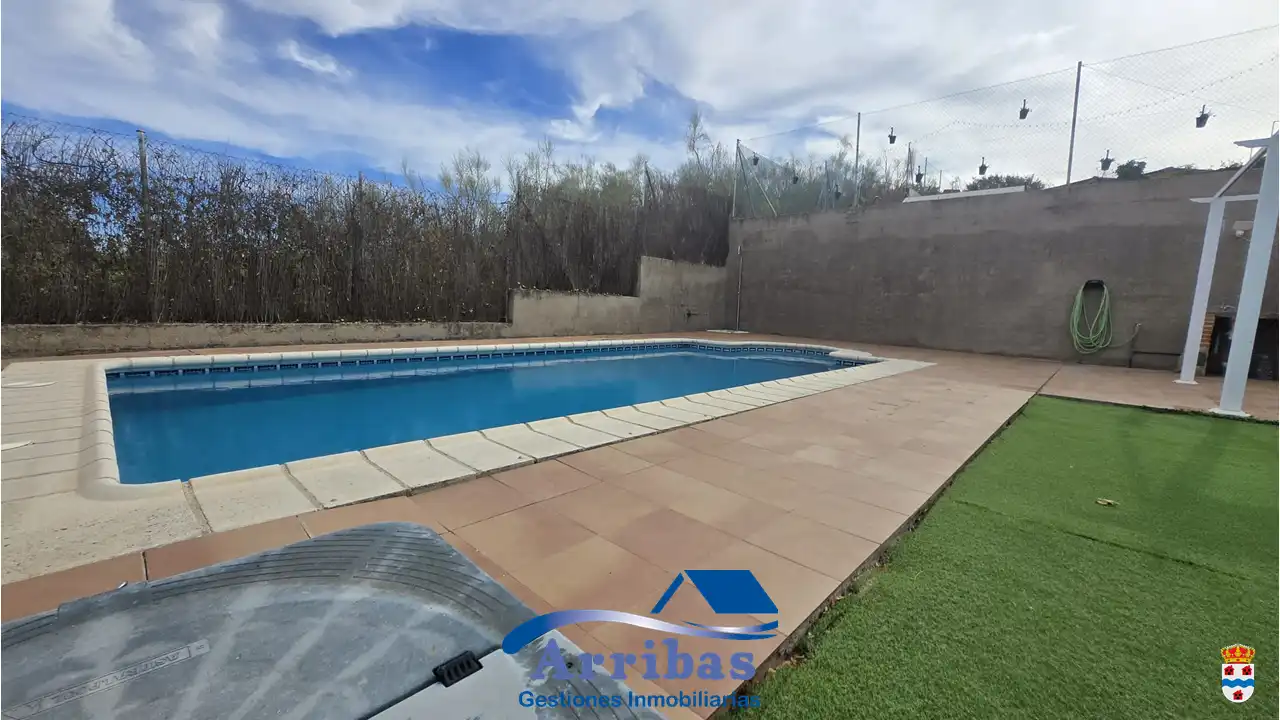 Piscina de Casa o chalet en venta en El Casar de Escalona con Calefacción, Jardín privado y Terraza