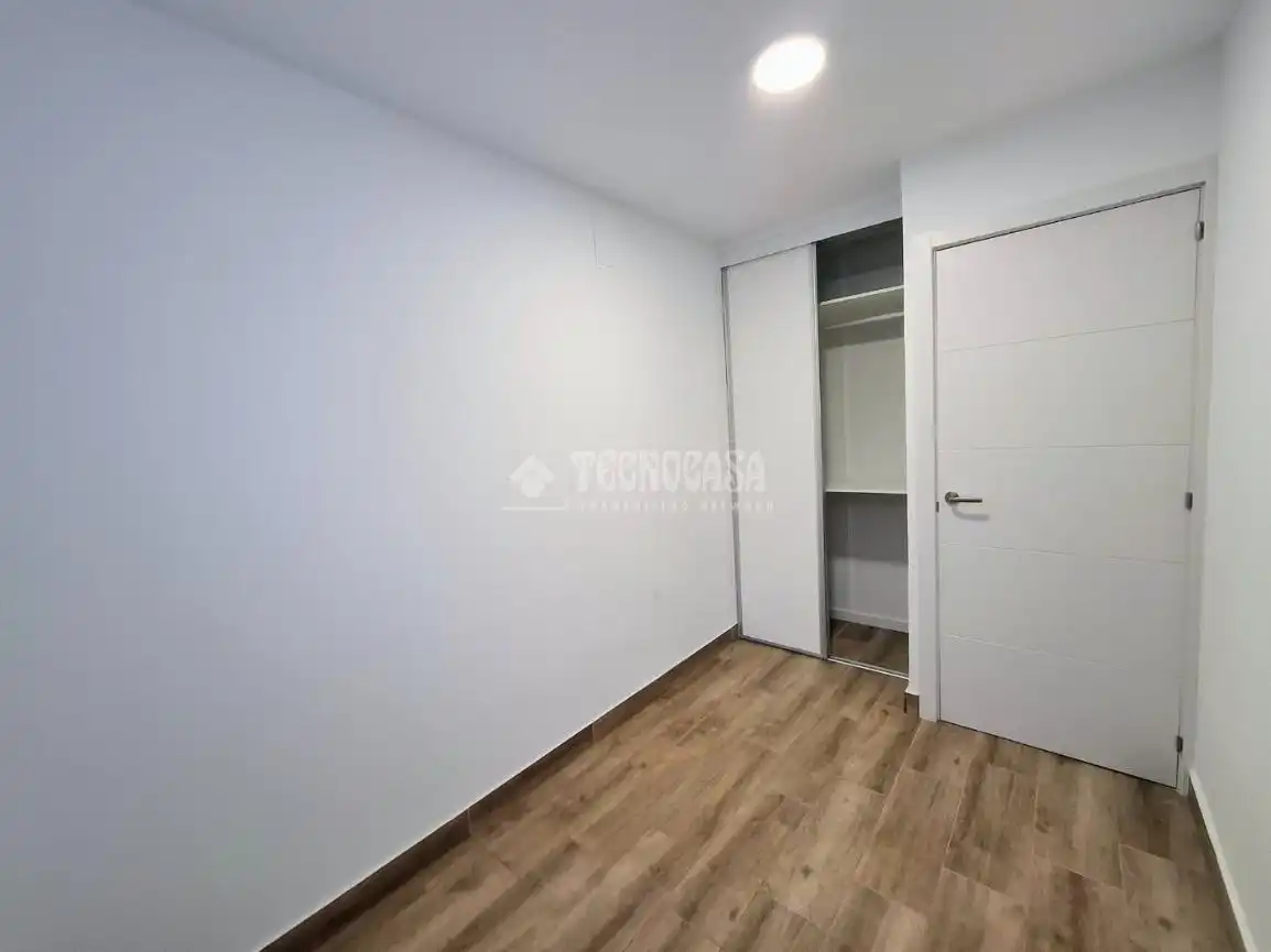 Habitación de Piso en venta en Madrid con Calefacción