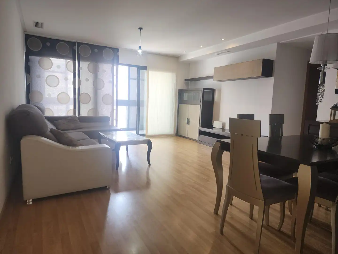 Sala d'estar de Pis en venda en Crevillent amb Jardí privat, Moblat i Balcó
