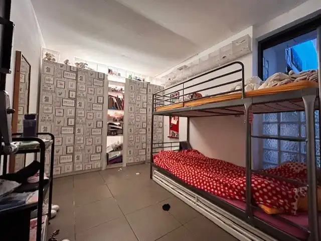 Schlafzimmer von Wohnung zum Verkauf in Barcelona mit Klimaanlage, Privatgarten und Möbliert