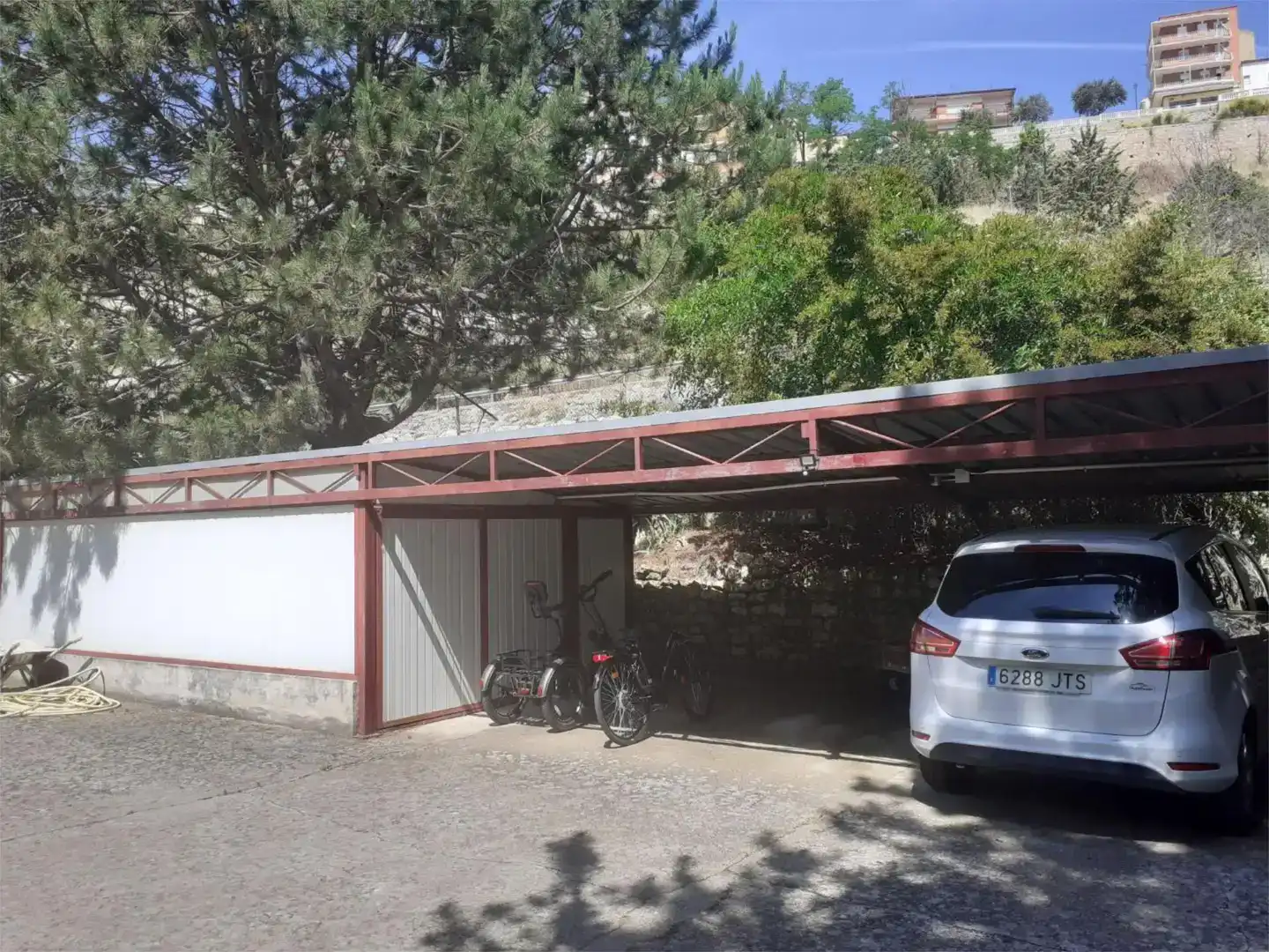 Aparcament de Casa o xalet en venda en Roa amb Jardí privat, Traster i Piscina