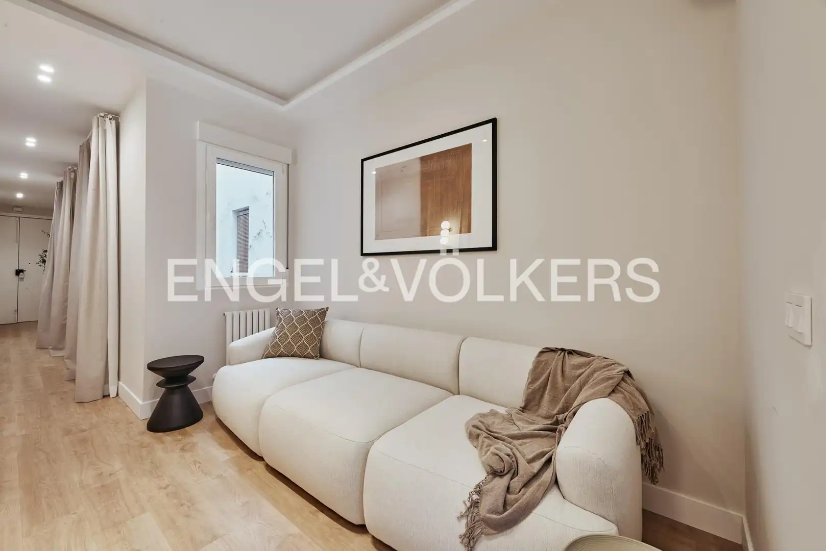 Living room of Flat for sale in Madrid  with Air Conditioner, Heating and Parquet flooring