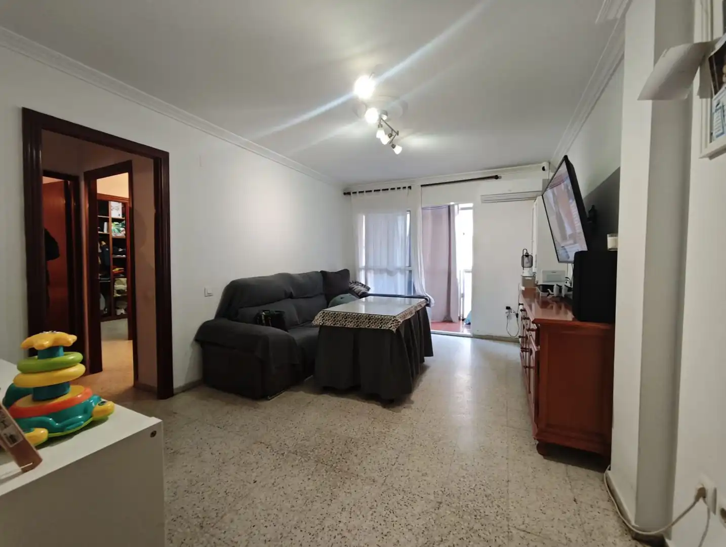 Living room of Flat for sale in Sevilla  with Air Conditioner and Terrace
