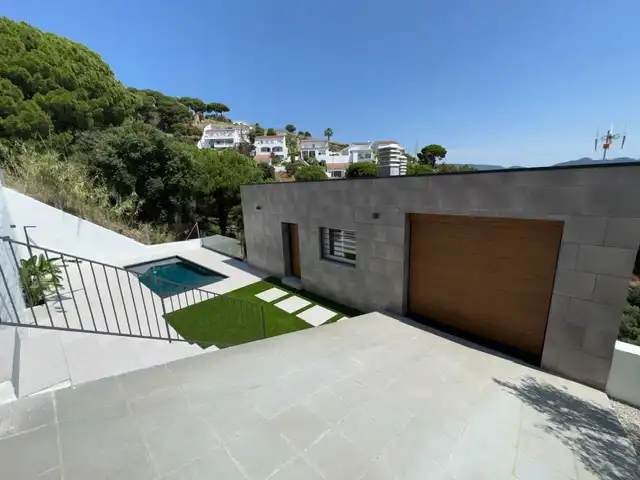 Exterior view of Houses for sale in Sant Pol de Mar  with Air Conditioner, Private garden and Terrace