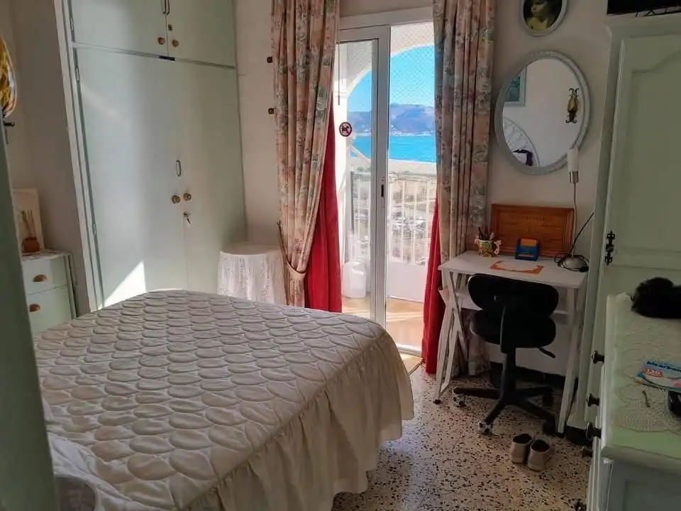 Habitación de Apartamento en venta en Empuriabrava con Amueblado