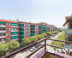 Vista exterior de Àtic en venda en Barberà del Vallès amb Aire condicionat, Calefacció i Terrassa