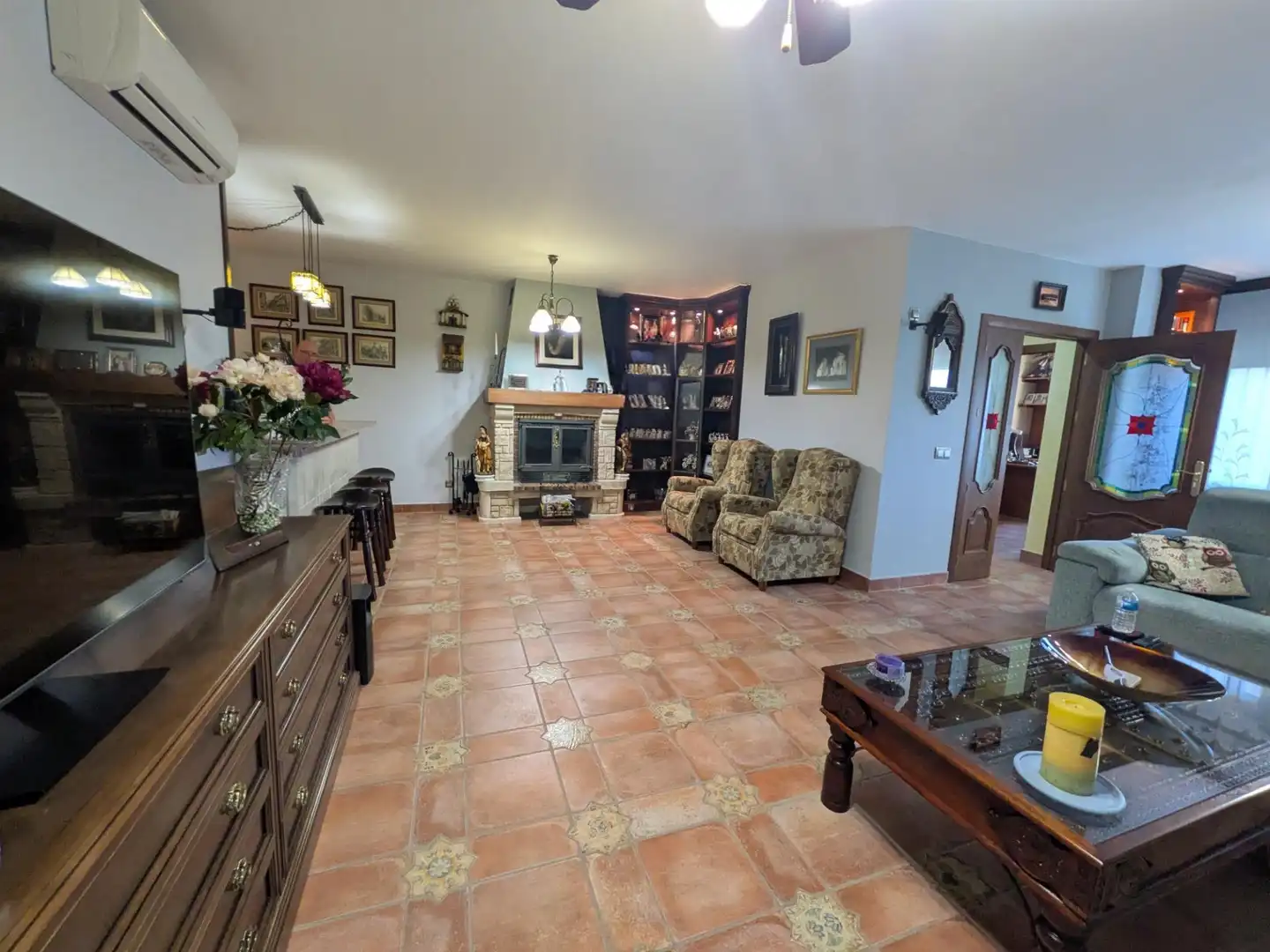 Sala d'estar de Casa o xalet en venda en Valdeaveruelo amb Aire condicionat, Calefacció i Jardí privat