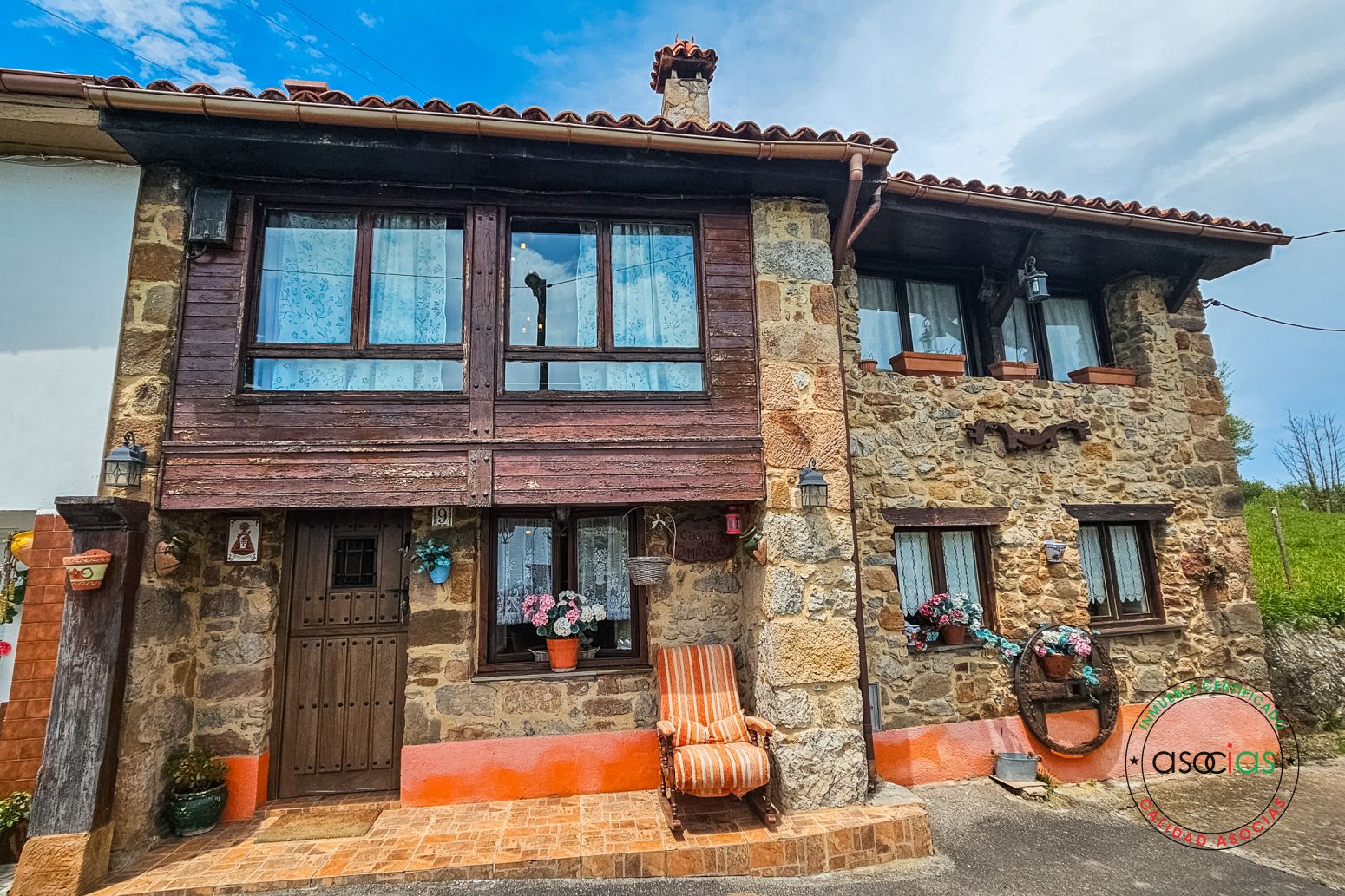 Exterior view of Single-family semi-detached for sale in Bimenes  with Private garden and Furnished