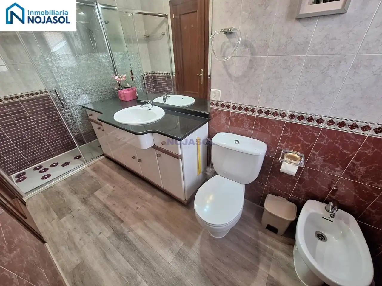 Badezimmer von Wohnungen zum Verkauf in Noja mit Heizung, Terrasse und Möbliert